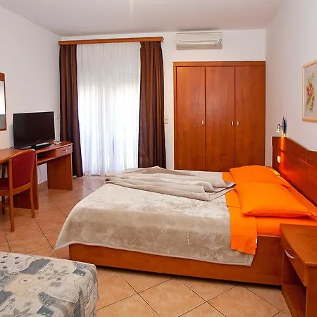 Adria Pensionat 4*
